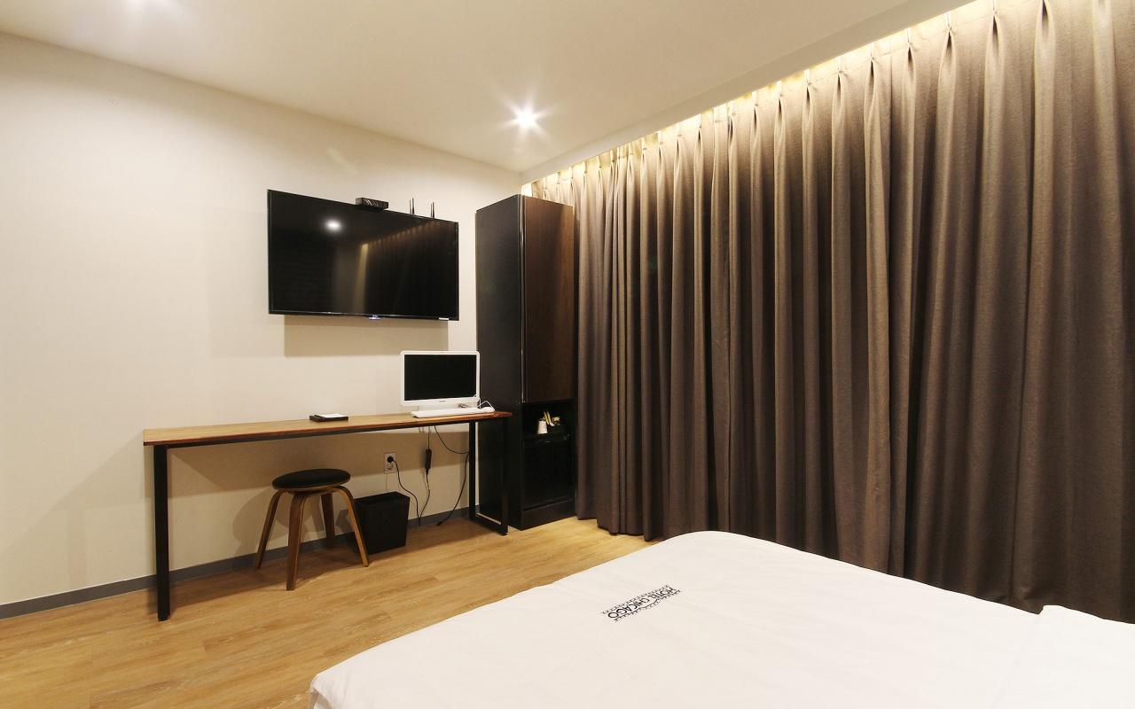 Hotel Chicago Jinju Extérieur photo