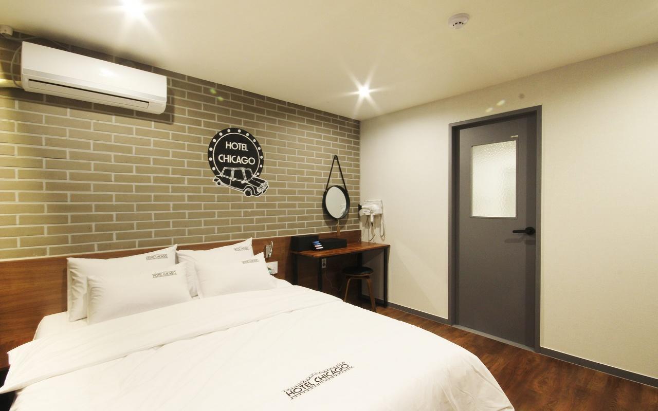 Hotel Chicago Jinju Extérieur photo