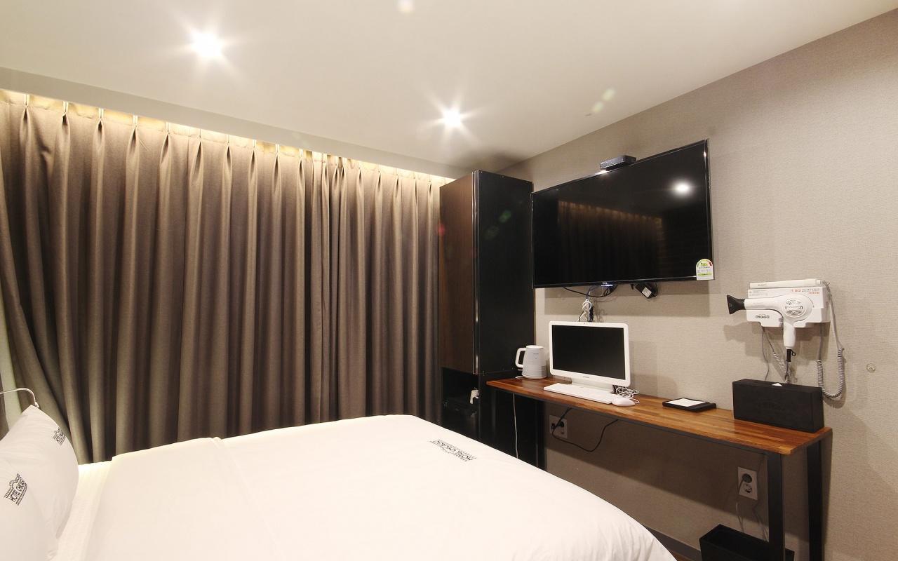 Hotel Chicago Jinju Extérieur photo