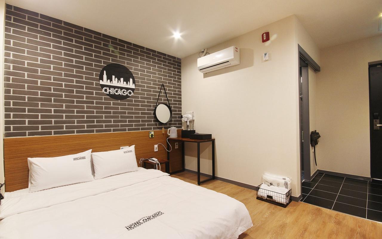 Hotel Chicago Jinju Extérieur photo